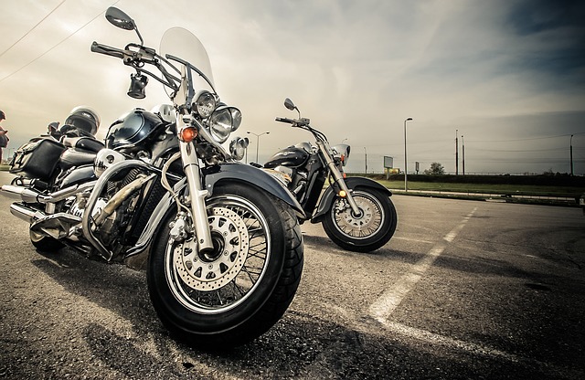 dva motocykly